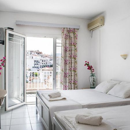 Hotel Clio Neos Marmaras Exterior photo